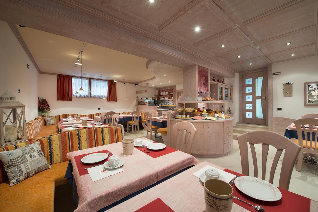 Garni Oasi Hotel Livigno Exterior photo