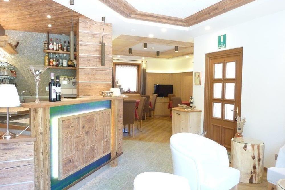 Garni Oasi Hotel Livigno Exterior photo