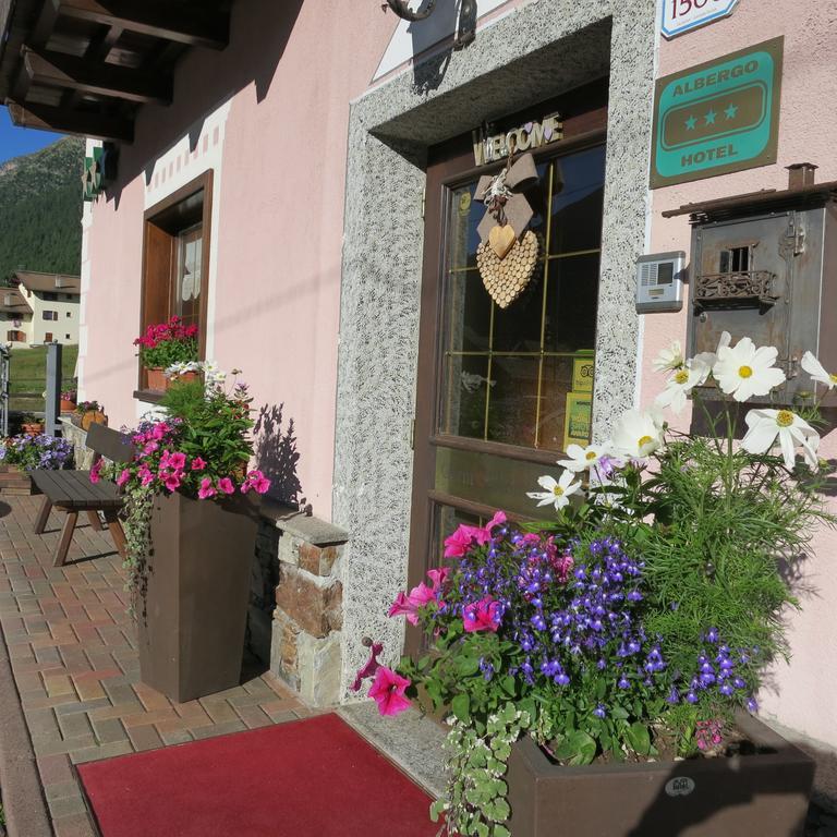 Garni Oasi Hotel Livigno Exterior photo